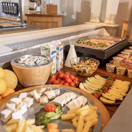 Adaastra Boutique Brig