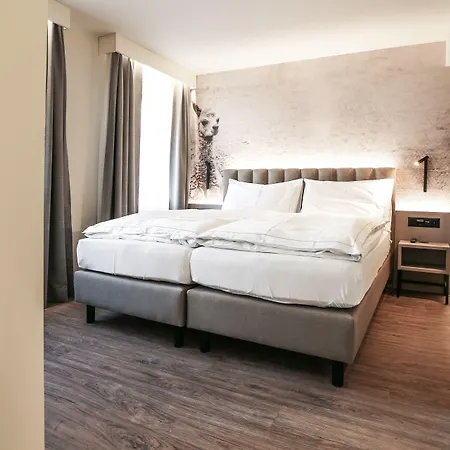 Adaastra Boutique Brig