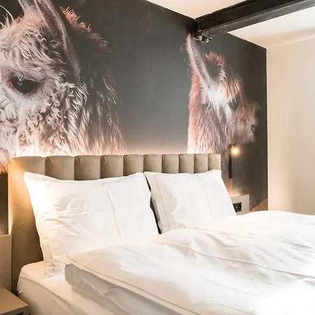 Adaastra Boutique Brigue